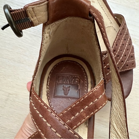 Frye Carlie Leather Strappt Platform Sandals - Picture 4 of 8